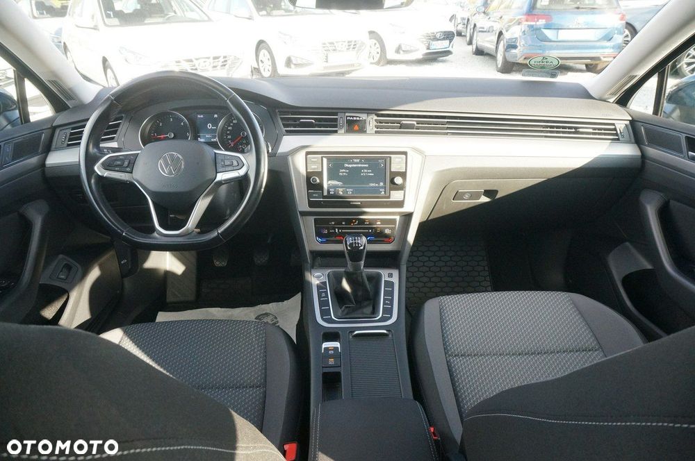 Volkswagen Passat - 11