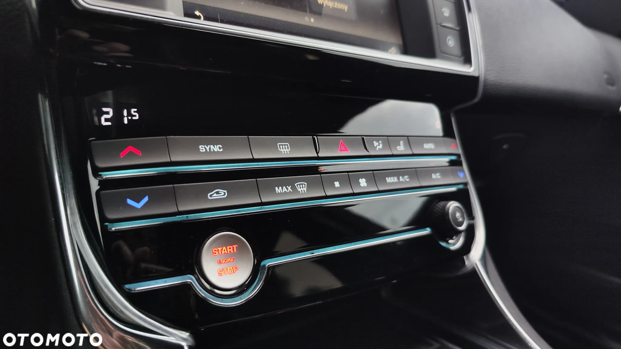 Jaguar XE 20d AWD R-Sport - 32
