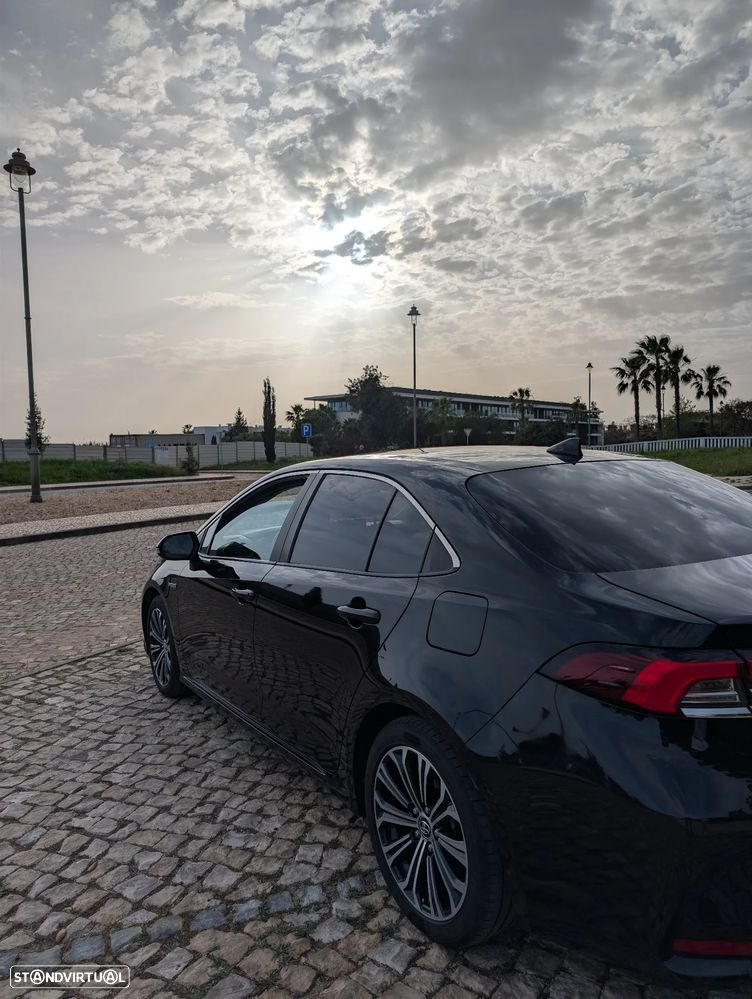 Toyota Corolla SD 1.8 Hybrid Luxury - 4