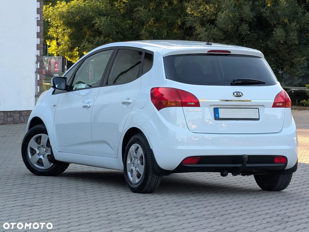 Kia Venga - 13