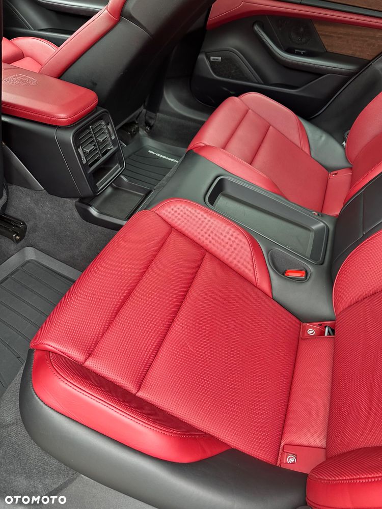 Porsche Taycan 4 - 29