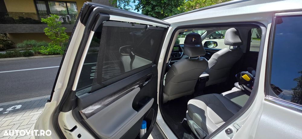 Toyota Highlander 2.5 L Dynamic Force 248CP Luxury Pearly - 12