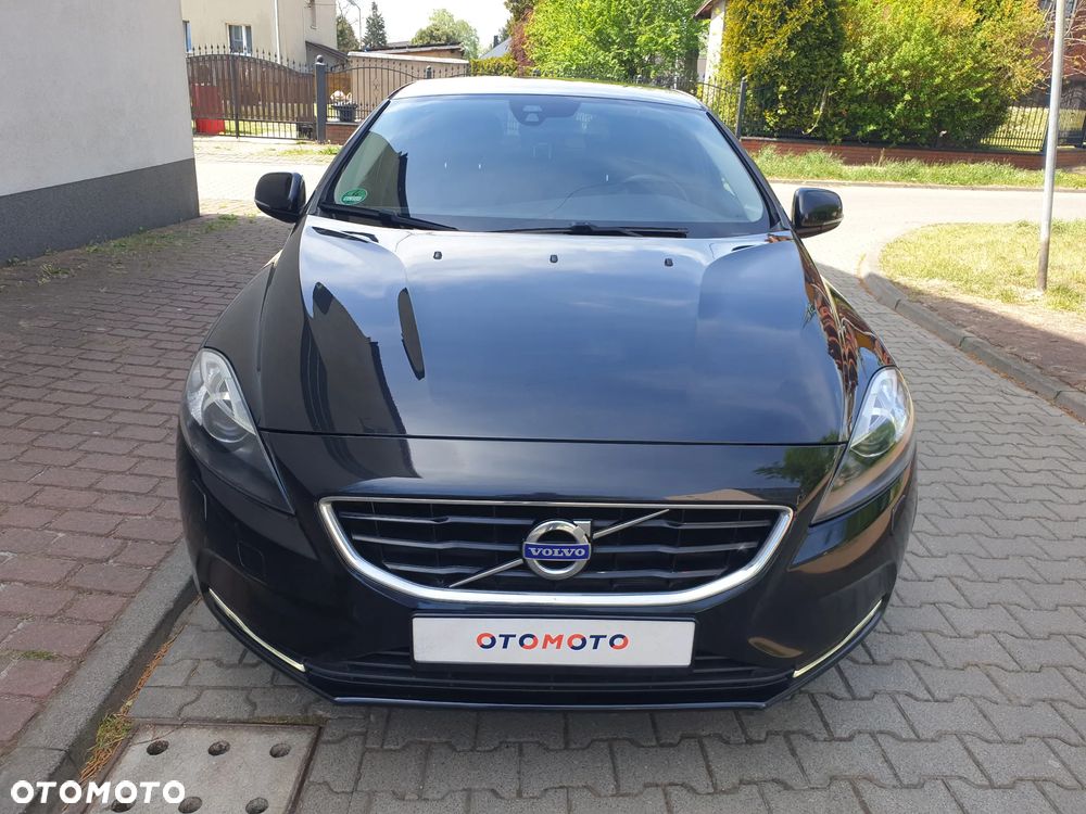 Volvo V40 D2 R Design - 12