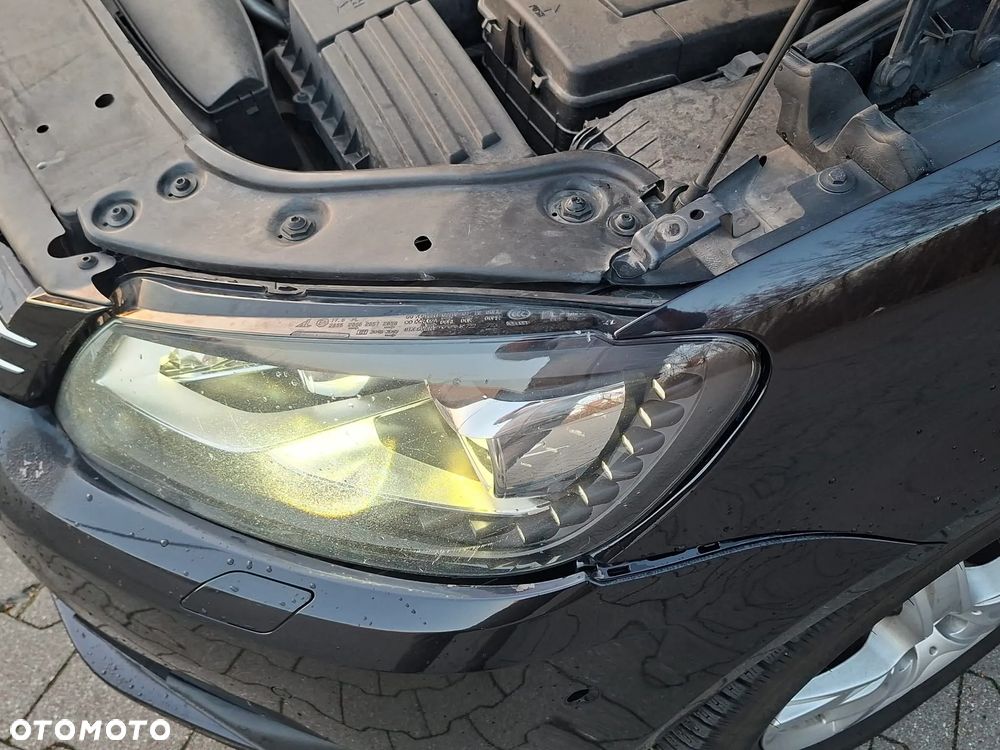 Volkswagen Touran 2.0 TDI DPF Highline - 22