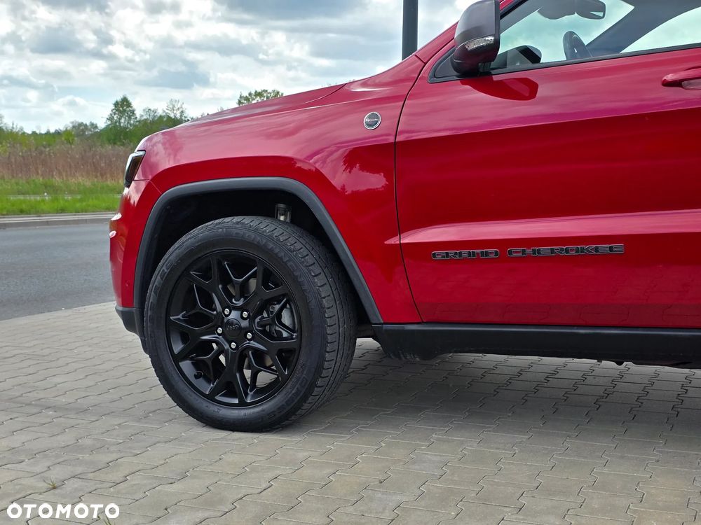 Jeep Grand Cherokee - 16