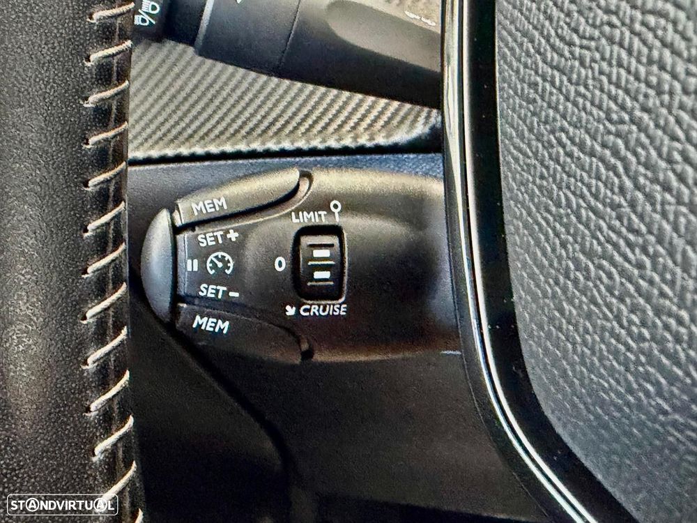 Peugeot 208 1.2 PureTech Allure - 15