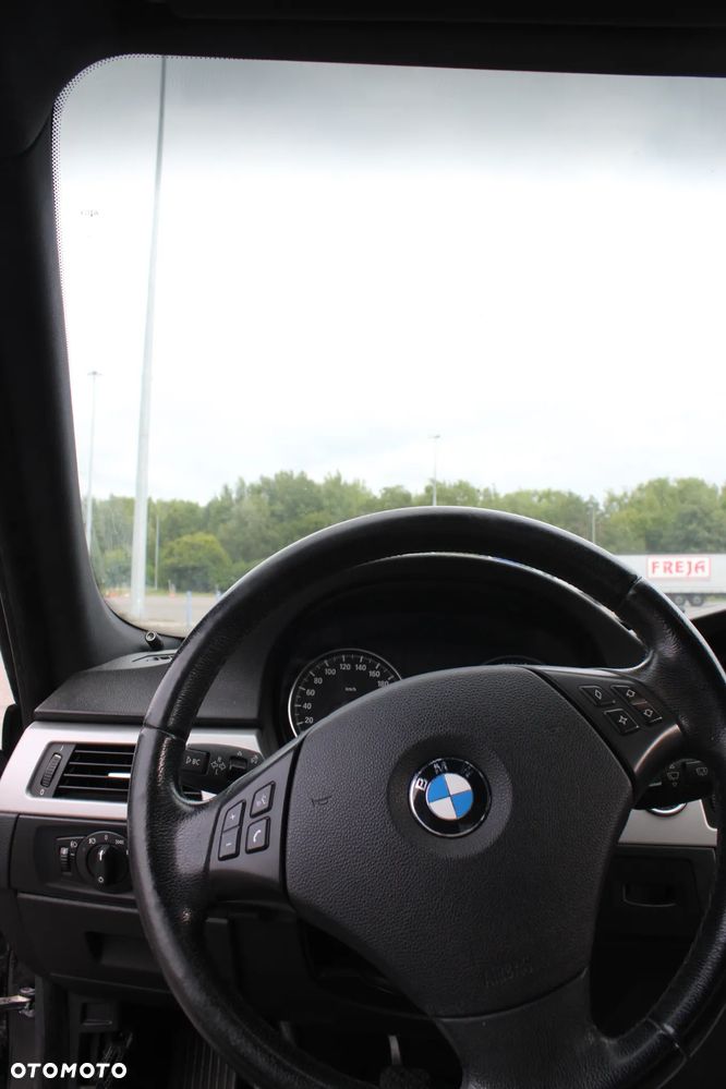 BMW Seria 3 320d - 9