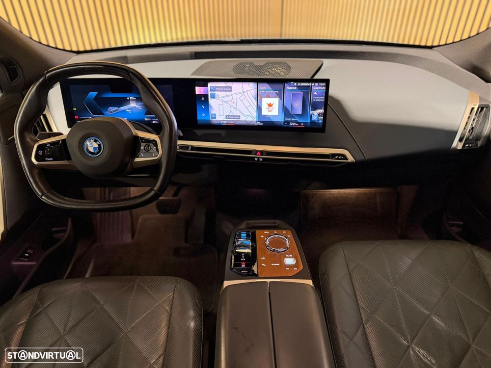 BMW iX xDrive40 - 7