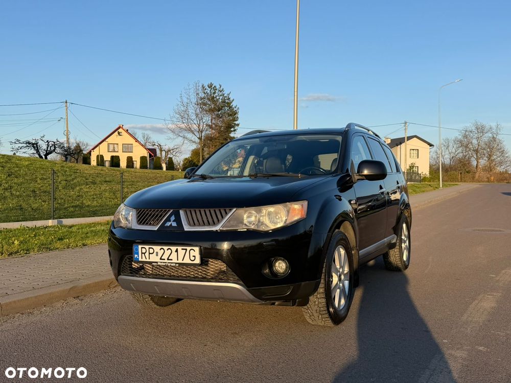 Mitsubishi Outlander 2.0 DI-D 4WD Intense - 2