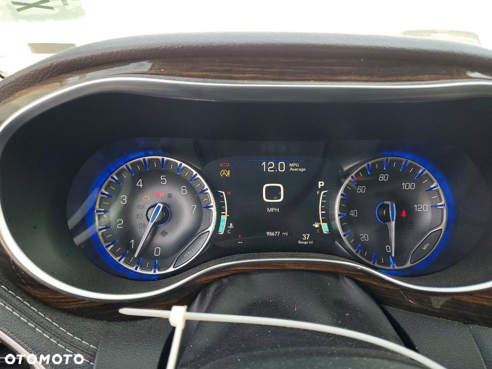 Chrysler Pacifica - 10