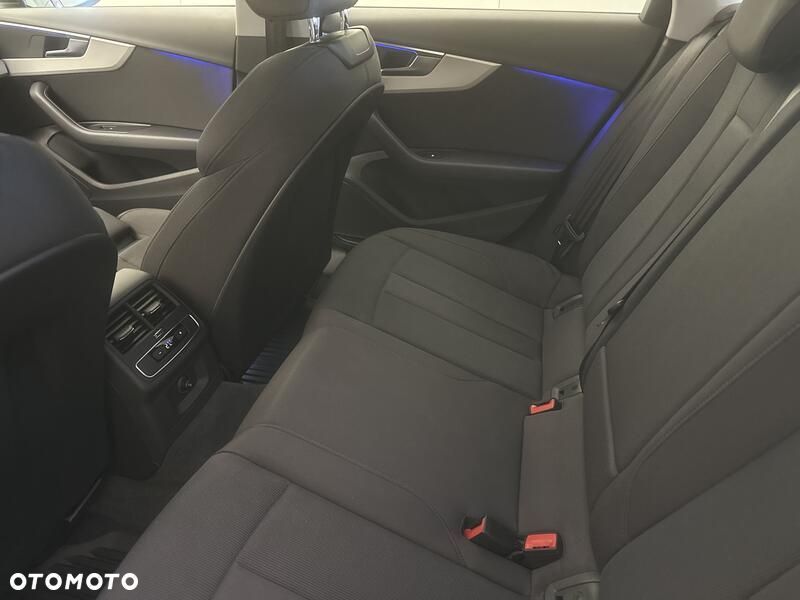 Audi A4 Limousine 40 TFSI mHEV Quattro Advanced S tronic - 19