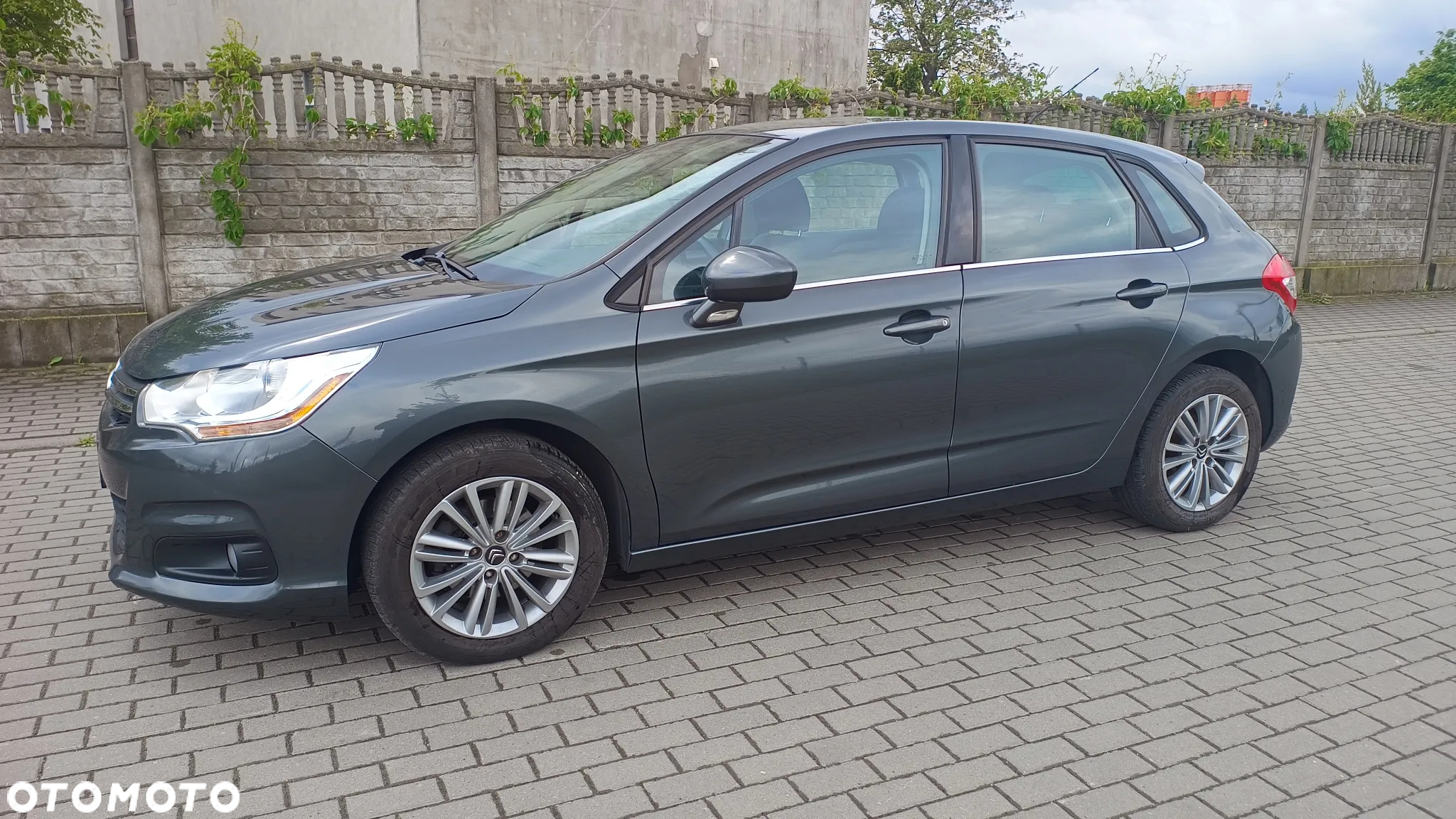 Citroën C4 e-HDi 115 Selection - 11