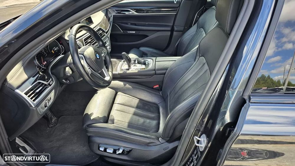 BMW 750 d xDrive Pack M - 7