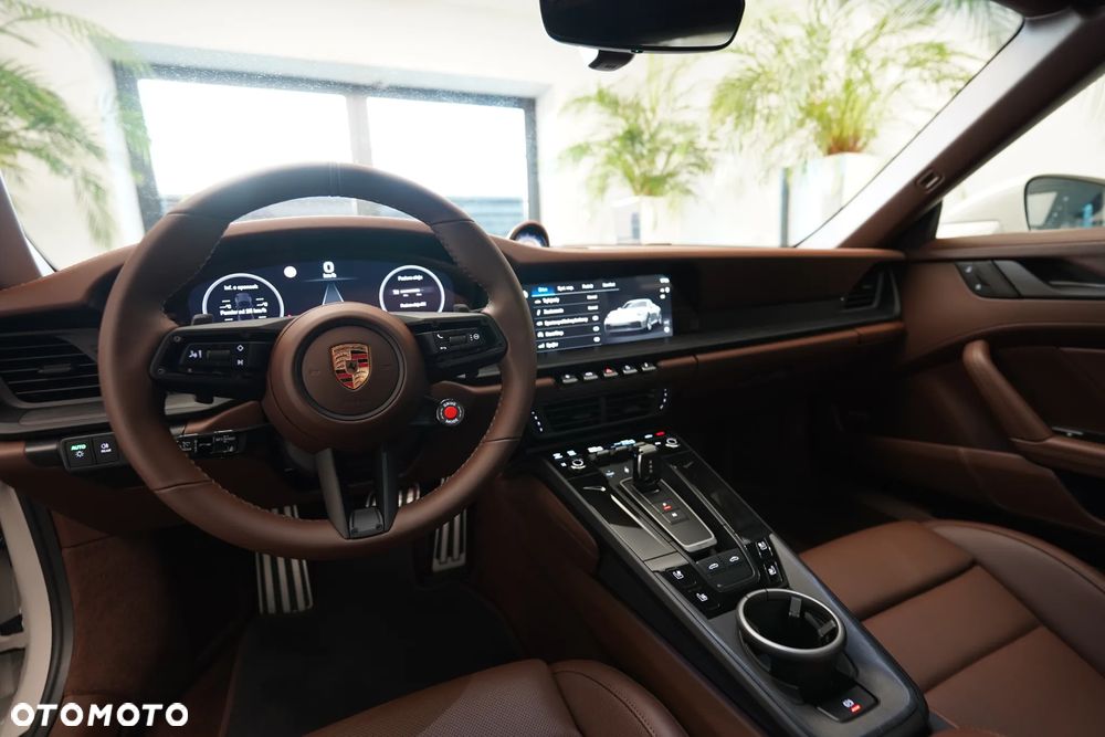 Porsche 911 Targa 4 GTS - 10