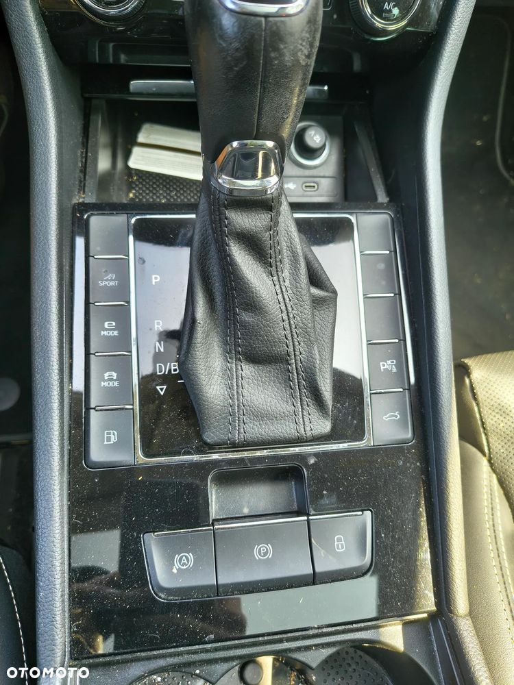 Skoda Superb 1.4 TSI Plug-In Hybrid L&K DSG - 17