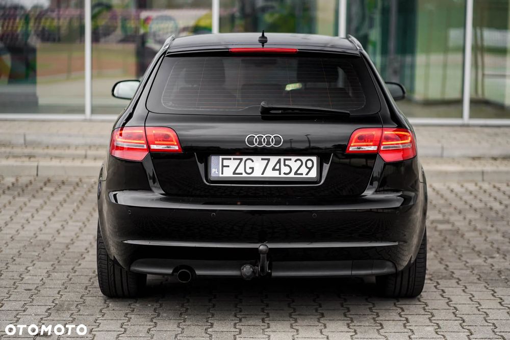 Audi A3 Sportback 1.6 TDI S line Sportpaket - 24
