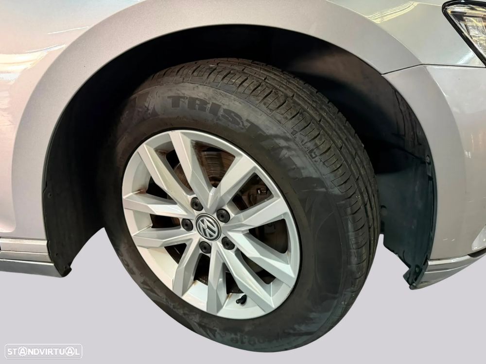 VW Passat 1.6 TDI Business DSG - 15