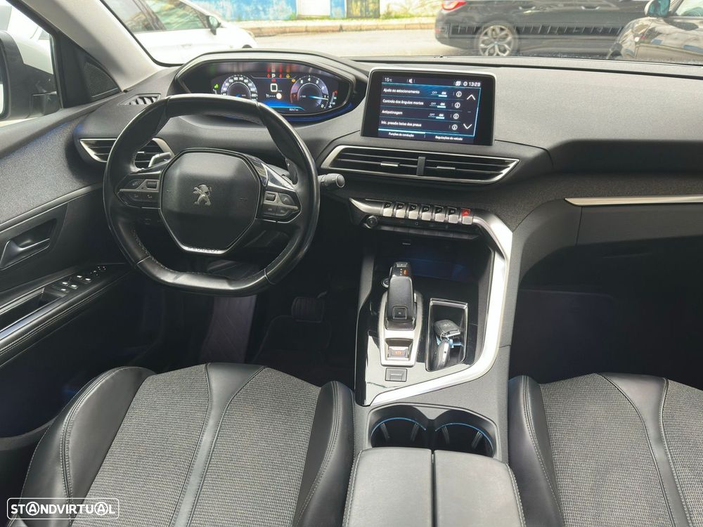 Peugeot 5008 1.2 PureTech Allure EAT6 - 7