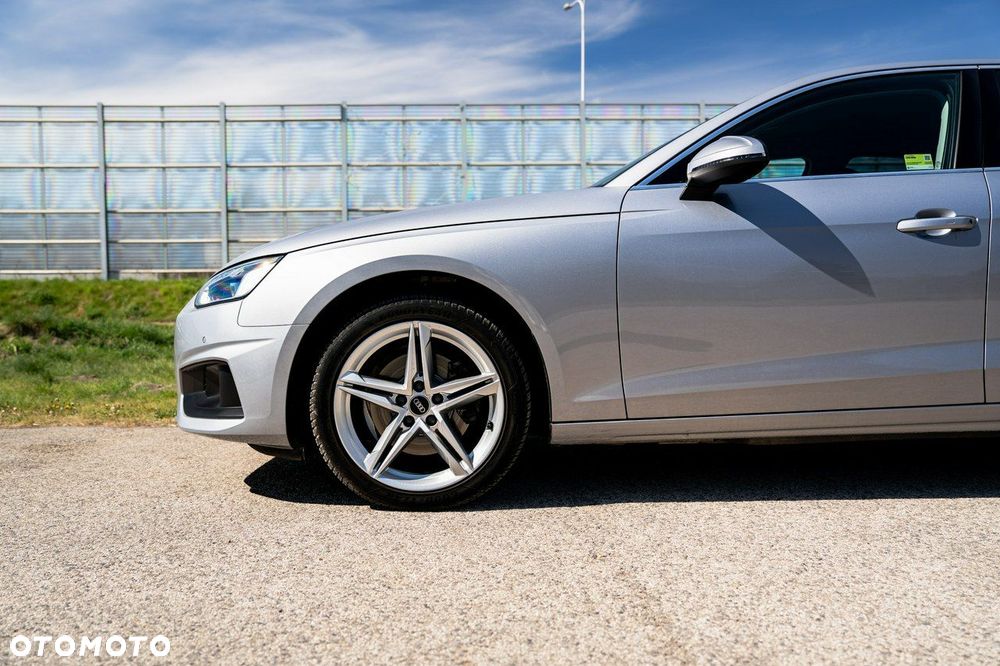 Audi A4 Limousine 35 TFSI mHEV S tronic - 12