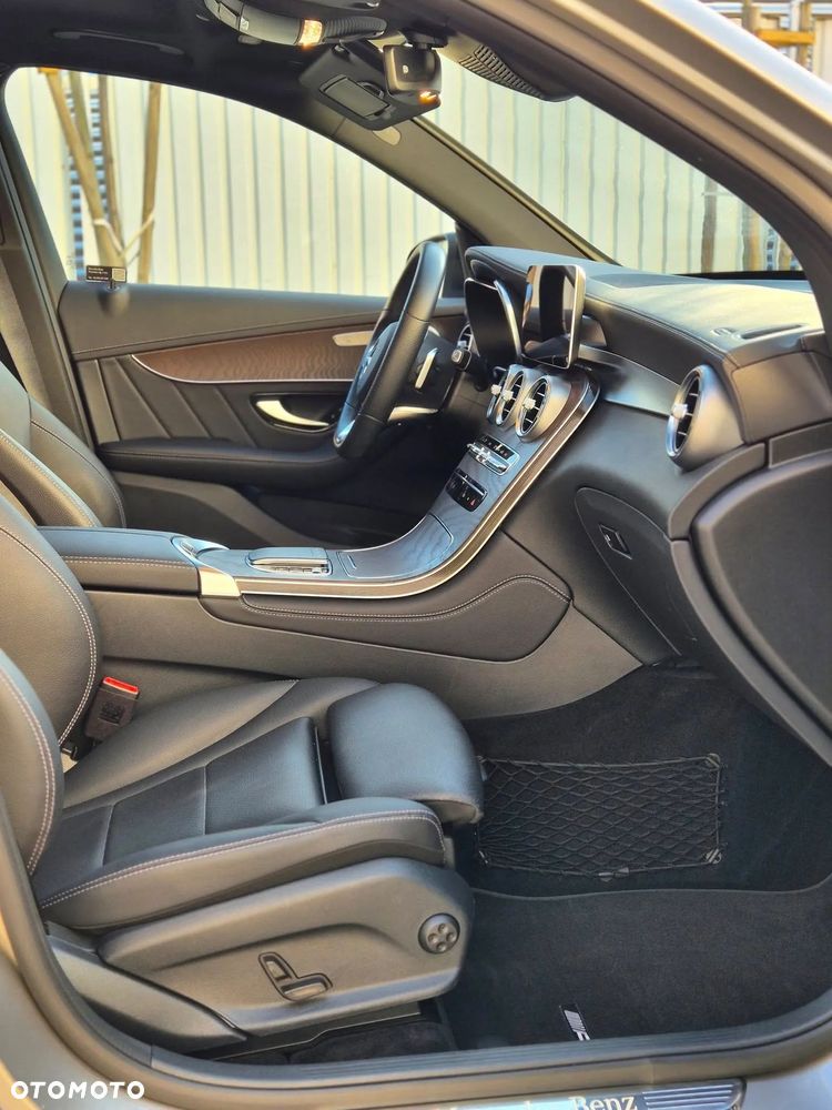 Mercedes-Benz GLC 300 d 4-Matic - 22