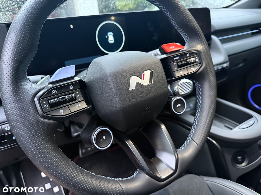 Hyundai IONIQ - 13