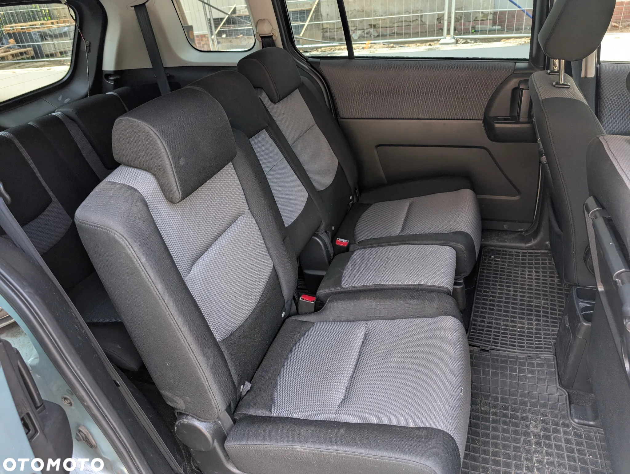 Mazda 5 1.8 Exclusive + - 9