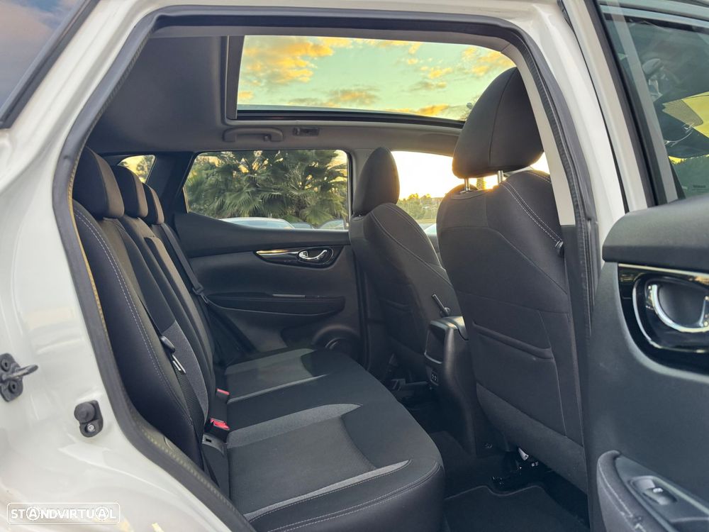 Nissan Qashqai 1.5 dCi N-Connecta J18 - 6