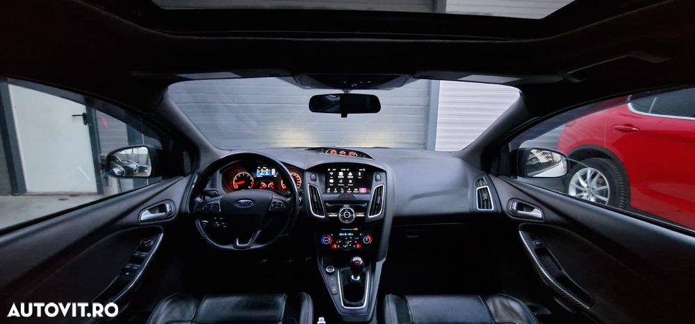 Ford Focus 2.0 EcoBoost ST mit Leder-Sport-Paket - 12