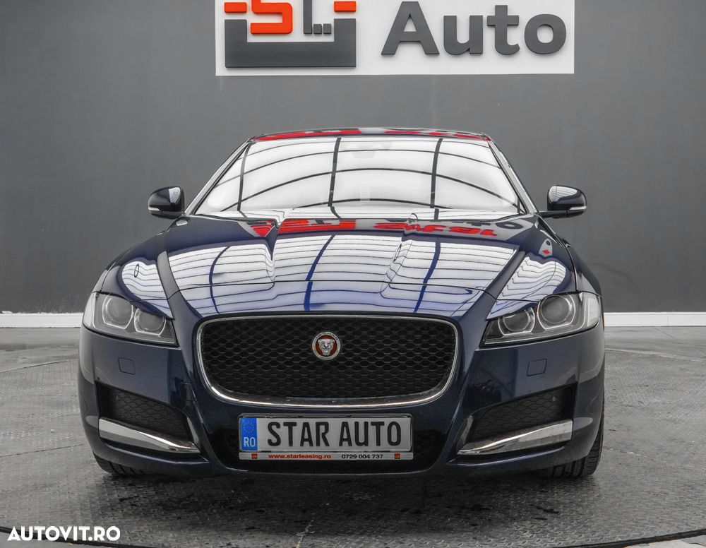Jaguar XF 20d RWD E-Performance Pure - 2
