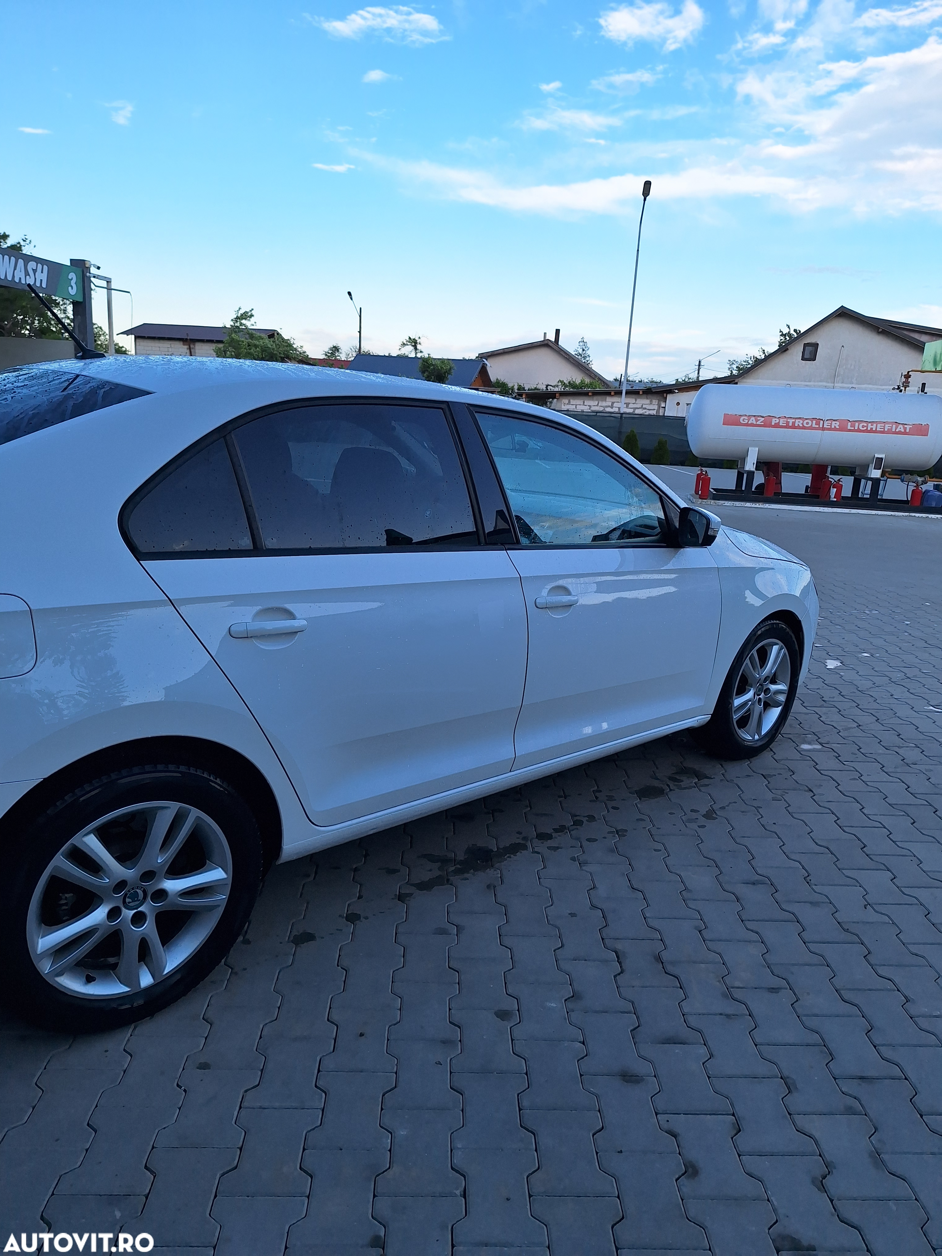 Skoda RAPID Spaceback 1.4 TDI Ambition - 14