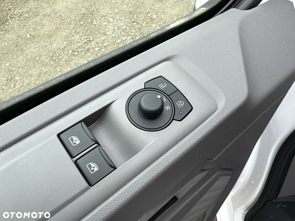 Volkswagen Transporter - 22