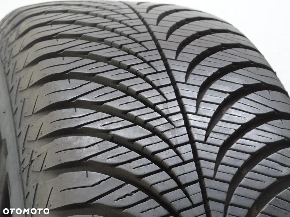 195/65R15 GOODYEAR VECTOR 4SEASONS G2 , 7,1mm R3800 - 2