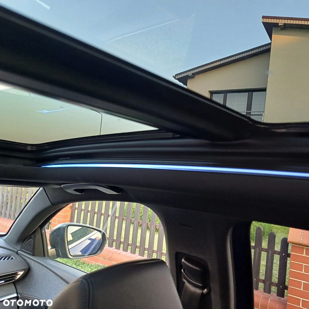 Peugeot 3008 1.6 PureTech HYbrid GT Line S&S EAT8 - 29