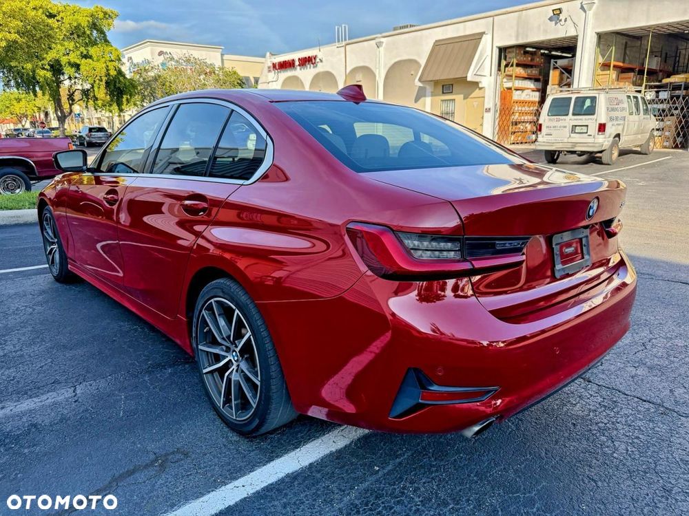 BMW Seria 3 330i M Sport - 3