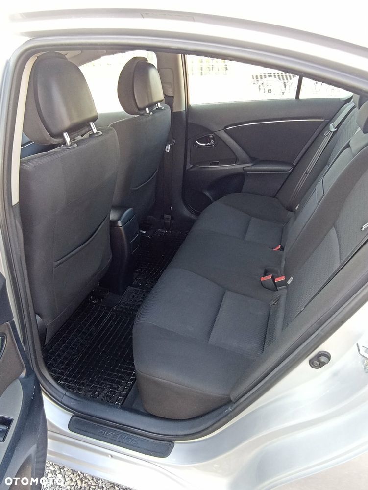 Toyota Avensis 2.0 D-4D - 18