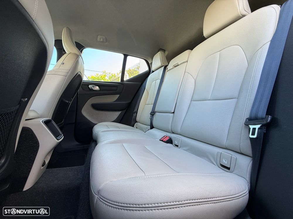 Volvo XC 40 2.0 D3 Momentum Plus Geartronic - 17