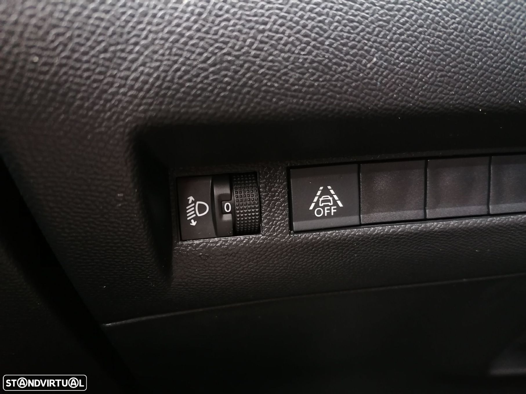 Peugeot 2008 1.2 PureTech Allure Pack - 20