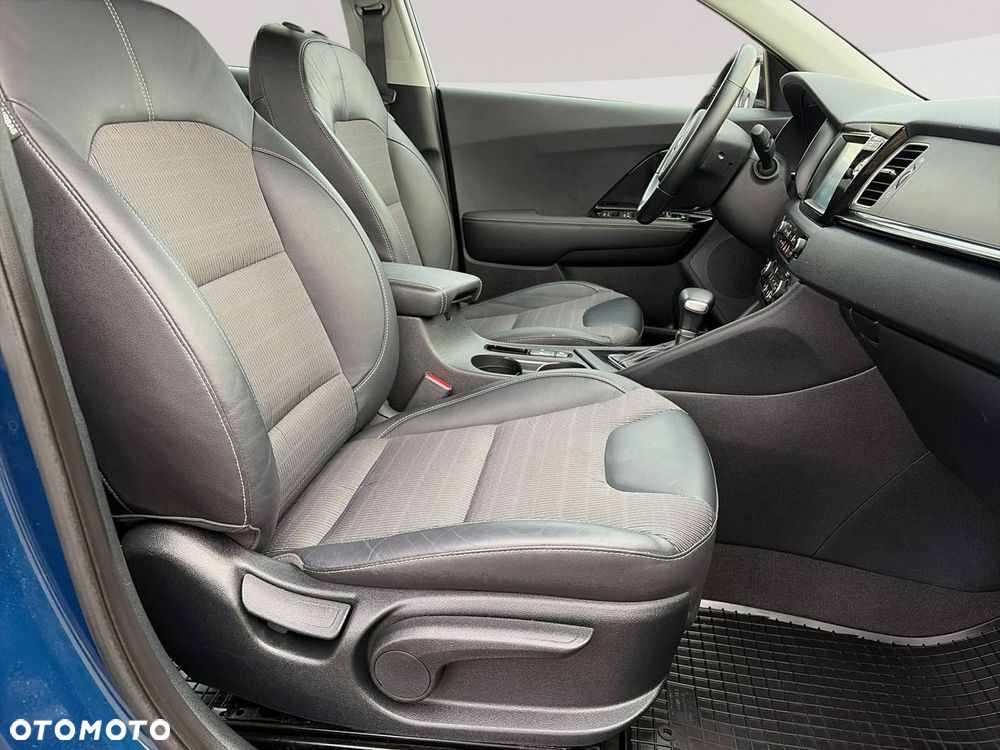 Kia Niro 1.6 GDI Hybrid M - 25