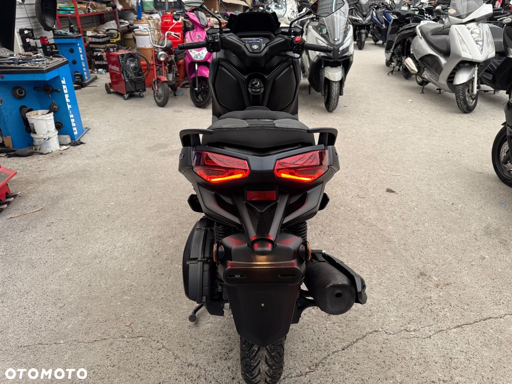 Yamaha X-max - 15