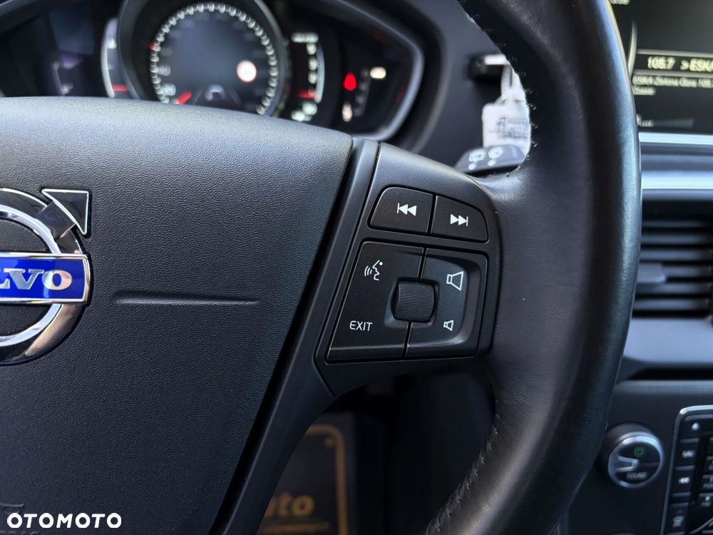 Volvo V40 D4 Geartronic Momentum - 25