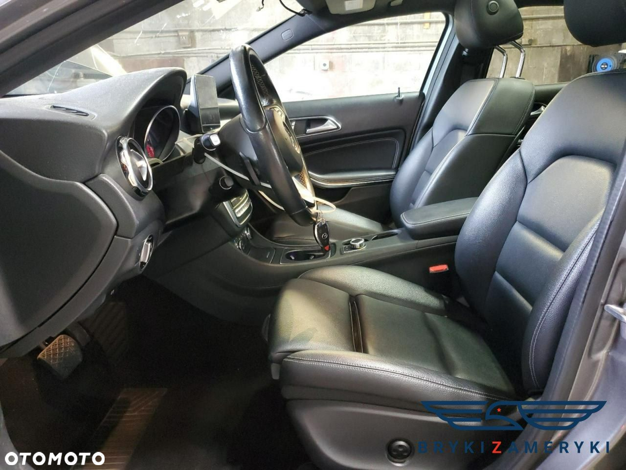 Mercedes-Benz GLA - 8