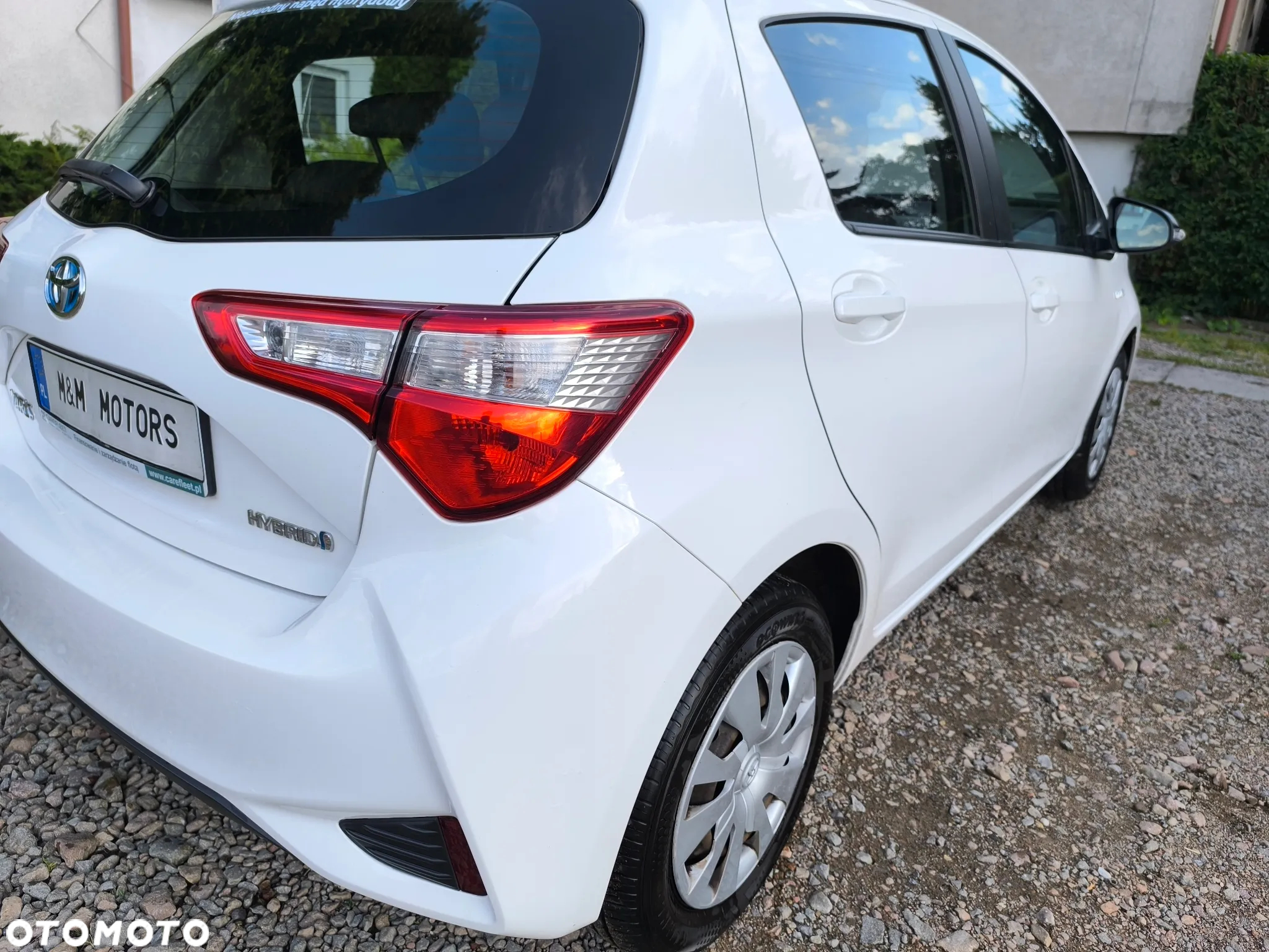 Toyota Yaris Hybrid 100 Active - 11