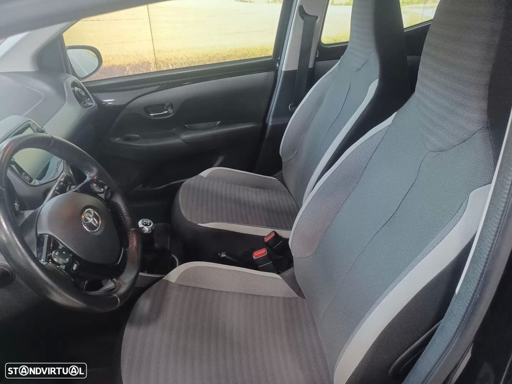 Toyota Aygo x-play club - 11