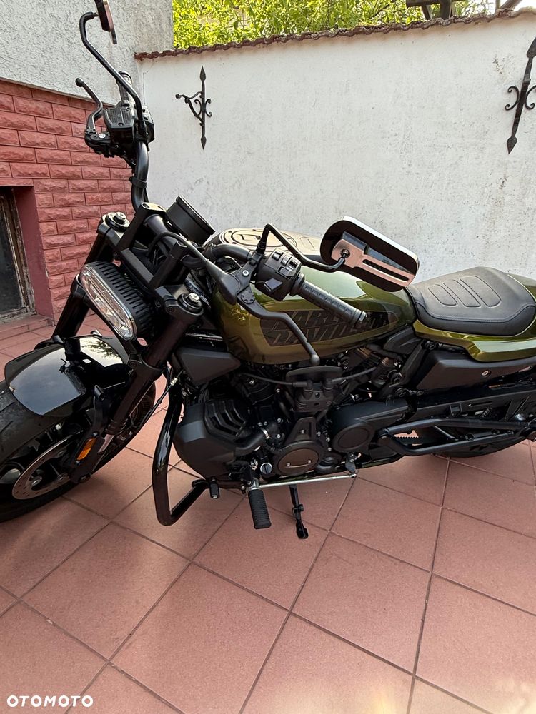 Harley-Davidson Sportster - 1