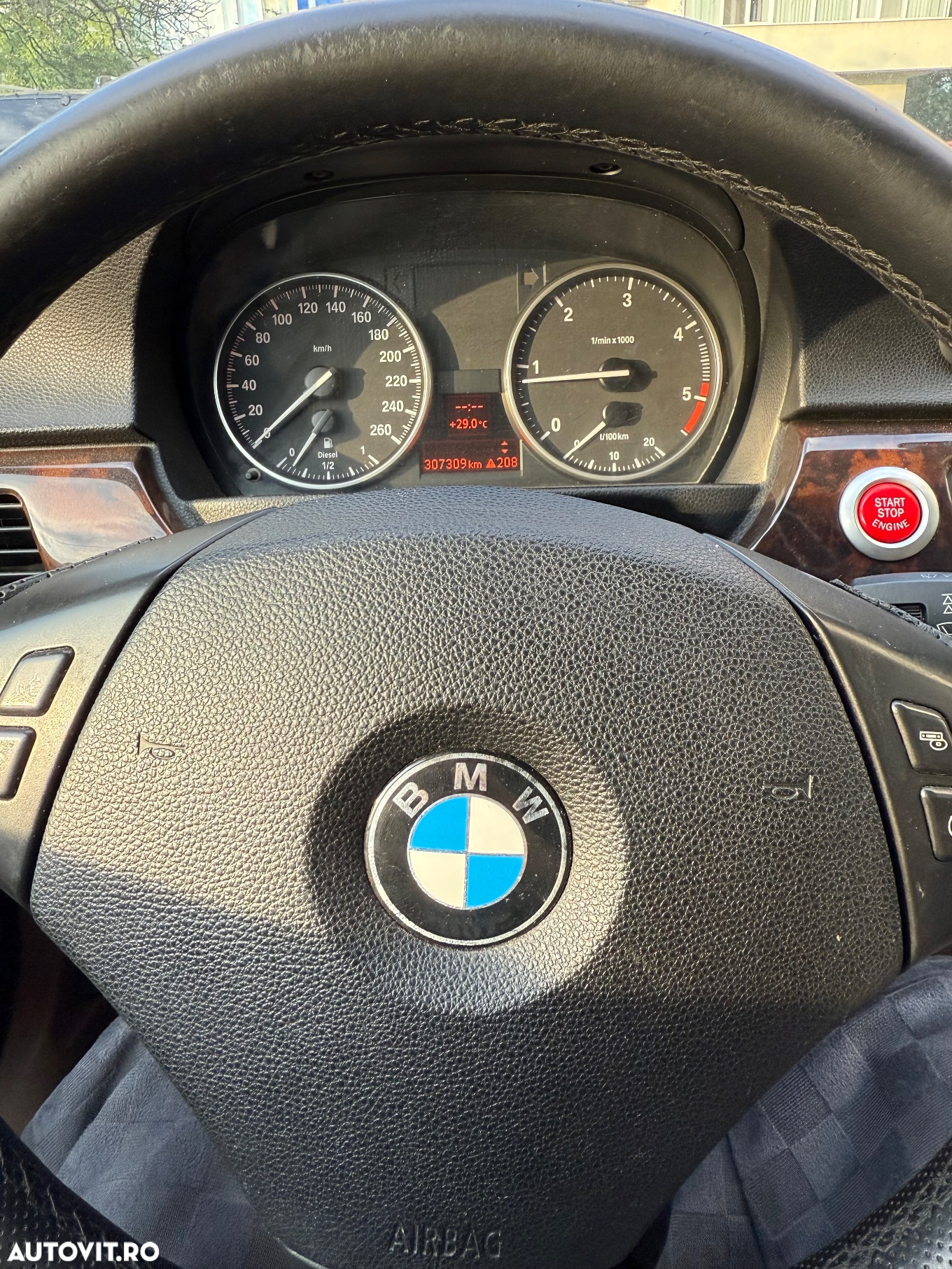 BMW Seria 3 318d - 14