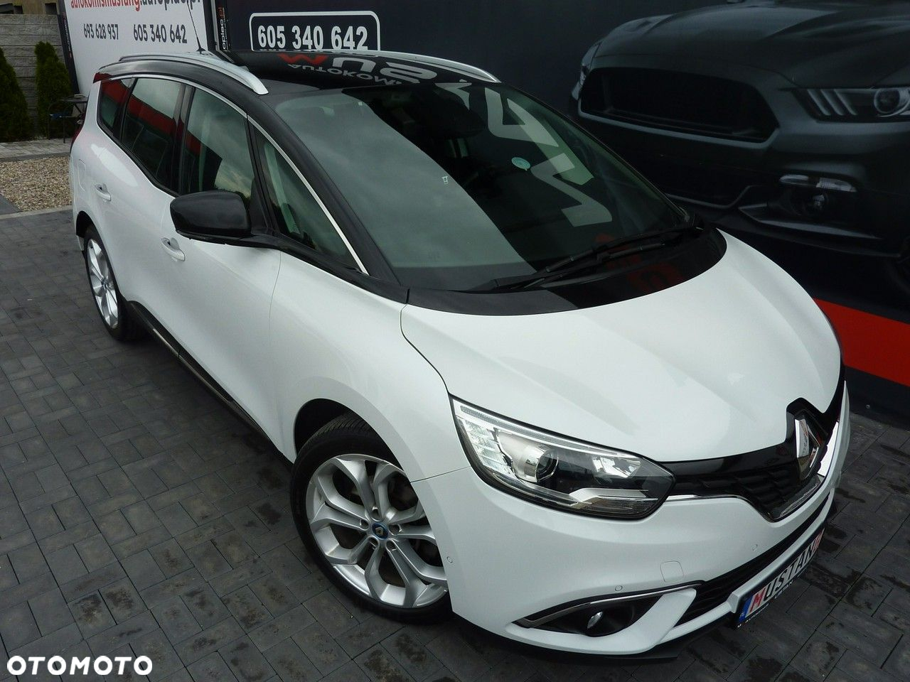 Renault Grand Scenic - 9
