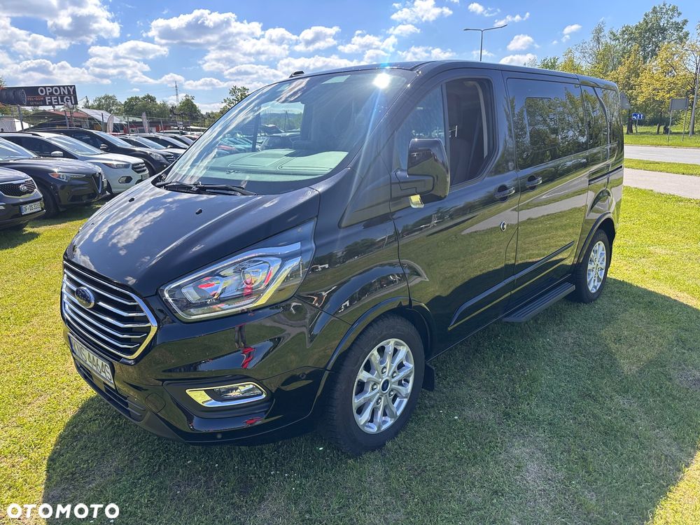 Ford Tourneo Custom - 1