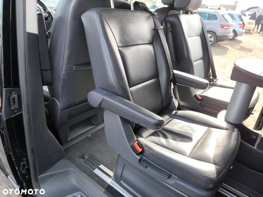 Volkswagen Multivan - 10