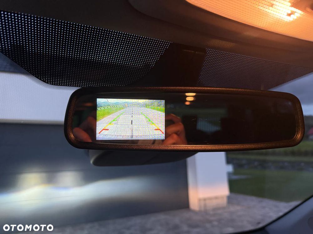 Ford Tourneo Custom - 11