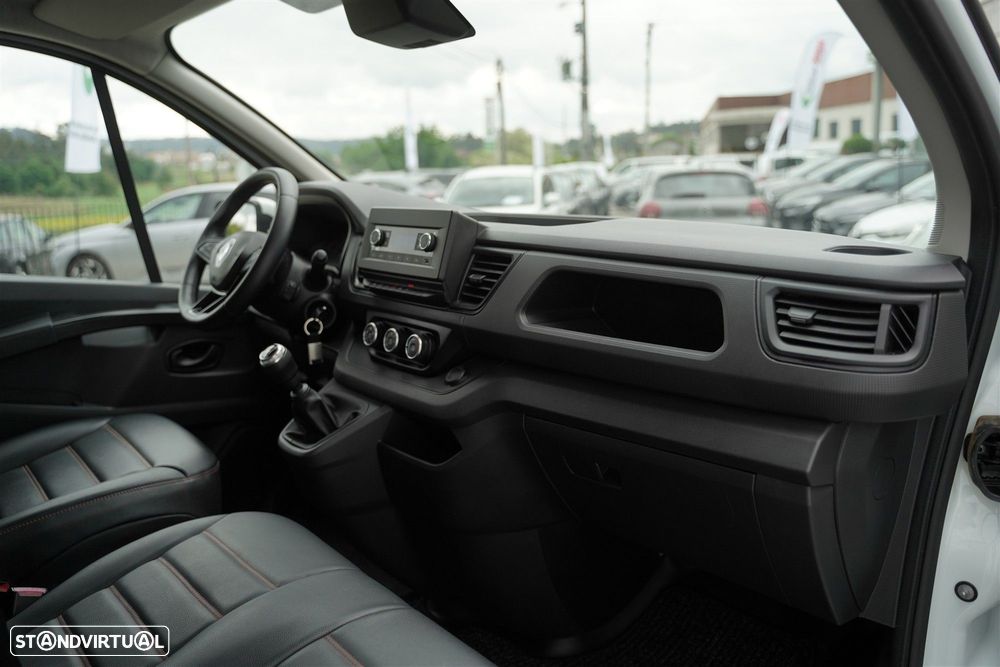 Renault Trafic 2.0 Blue dCi L2H1 IP - 28